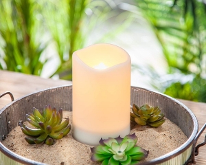 Solar Outdoor Resin Candle 4 x 6 Inch - White